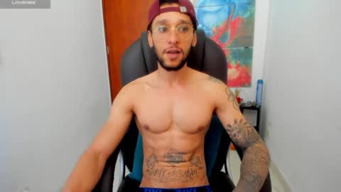 Snapshot of teylor_cristian chatting on December 15, 3:53 pm Cristhian Teylor online show from December 15, 3:53 pm