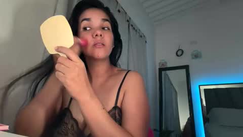 tezza smith online show from June 8, 11:49 pm