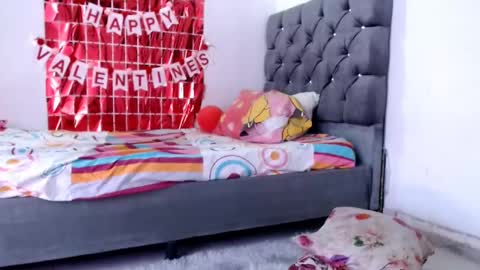 tezza smith online show from February 12, 3:49 pm