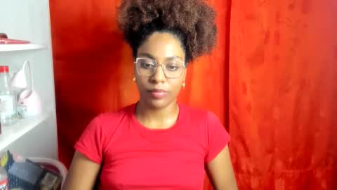 thaimy_ online show from May 21, 3:13 am