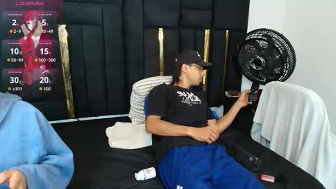 T H A I S  online show from December 20, 11:01 pm