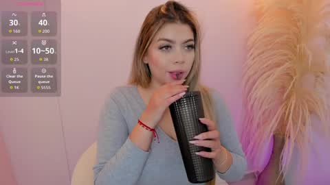  Thalia online show from April 6, 7:15 pm