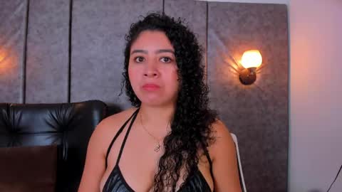 thara webstter online show from May 6, 12:00 pm