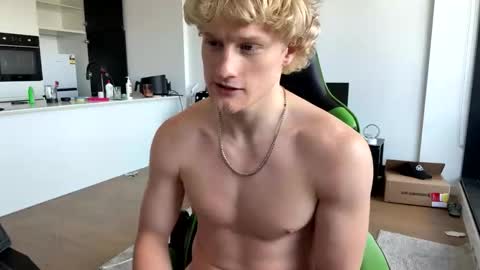 liammlust online show from February 5, 2:59 am