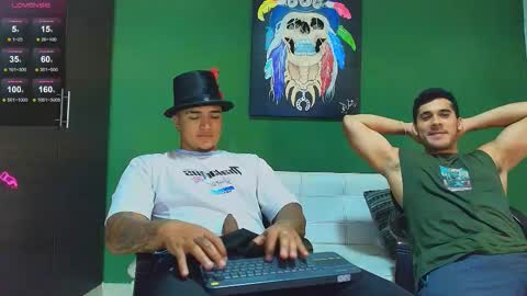 SCOTT  THEO  KAMERON  GENDERSON online show from October 30, 2:45 am