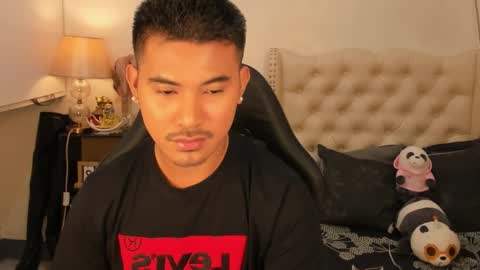 Snapshot of the_killian_jones chatting on September 21, 1:04 pm ken online show from September 21, 1:04 pm