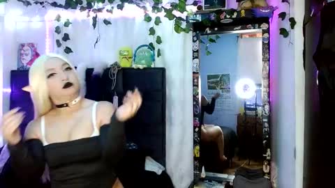 the_lesbian_game online show from March 13, 6:44 pm