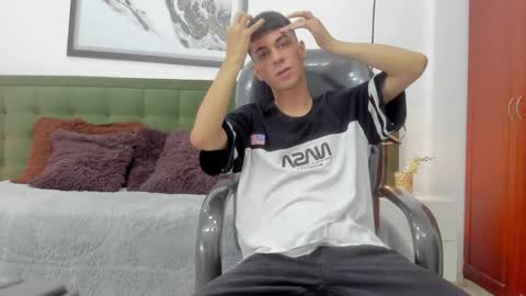   T H E    M A R K   K I N G online show from February 3, 5:06 pm