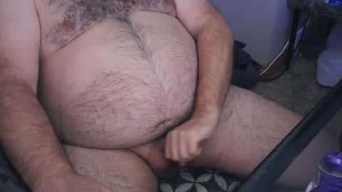 Snapshot of thebearking69 chatting on October 25, 4:57 am The Bear King online show from October 25, 4:57 am