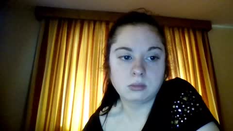Snapshot of theblackdiamond194588 chatting on December 4, 10:51 am raissa online show from December 4, 10:51 am