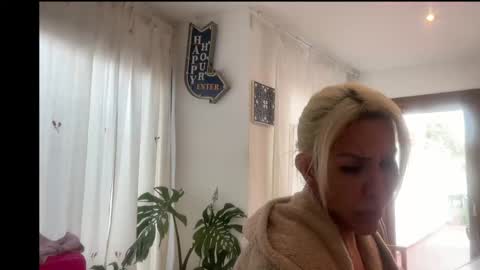 Snapshot of thecontcobracock24cm chatting on January 13, 10:25 am thecontcobracock24cm online show from January 13, 10:25 am