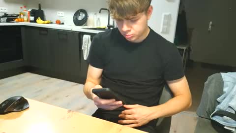 thecuteguy144949 online show from November 1, 12:22 am