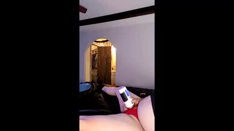 theejerbear1983 online show from April 18, 6:21 pm