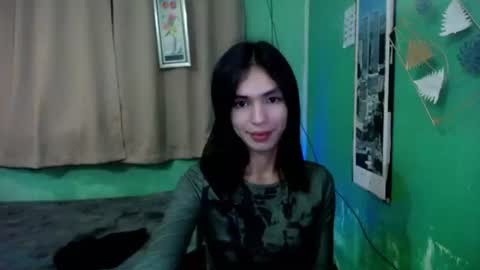 thegirlyouneedxoxo online show from December 21, 4:35 pm