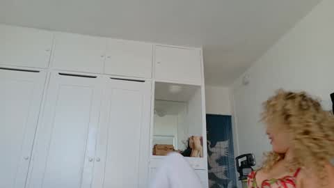 Lily Marie online show from March 20, 10:04 pm