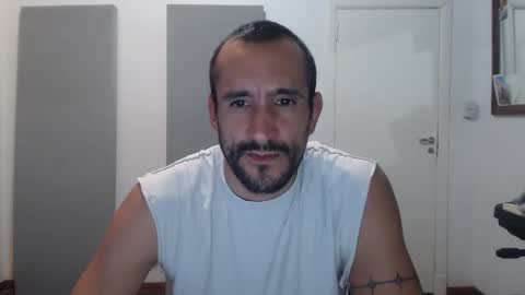 Snapshot of thekingofpains chatting on December 2, 2:46 am KINGOFPAINS online show from December 2, 2:46 am