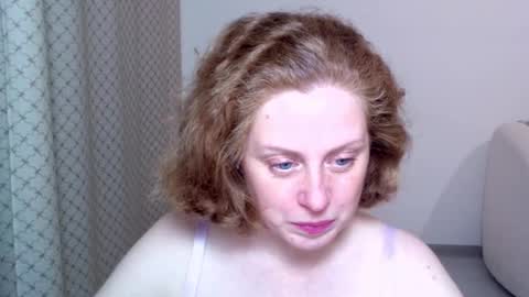 Ella online show from November 27, 4:03 pm