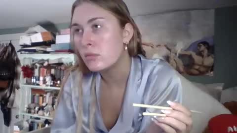 Little Bambii online show from February 13, 1:42 am