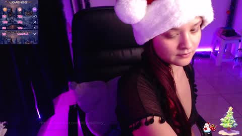 thelittlecherry_ online show from December 19, 2:45 am