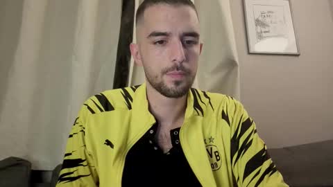 themmistokles online show from November 11, 8:55 pm