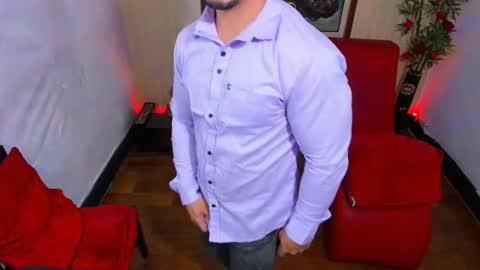 themuscularvenezuelanman online show from April 4, 12:06 am