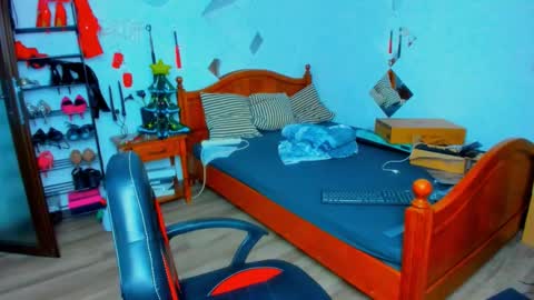 thenaughtygf online show from December 15, 10:39 pm