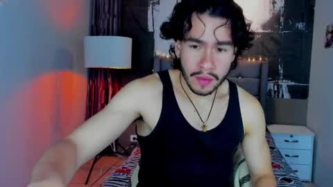 theo_riviera online show from May 31, 5:28 am