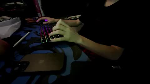 theothede19cm online show from November 9, 12:30 pm