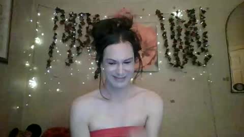 sillymillie0 online show from May 26, 2:28 am