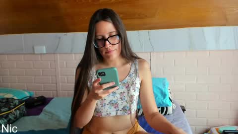 Nicole online show from April 1, 2:36 pm