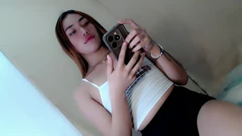 stella online show from March 7, 5:51 am