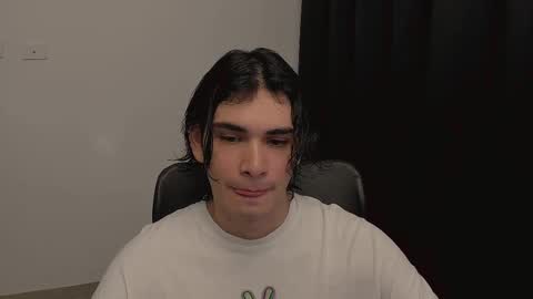 thiaan__ online show from February 14, 9:32 pm