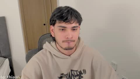 thiaan__ online show from November 4, 2:35 am