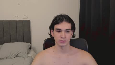 thiaan__ online show from January 10, 7:04 am