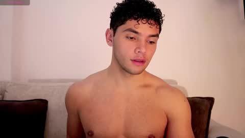 Just Thiago  online show from February 17, 2:38 pm