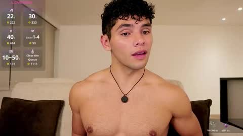 Just Thiago  online show from March 6, 2:32 am