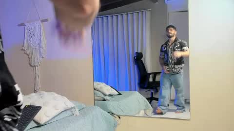 THIAGO online show from April 16, 9:39 pm