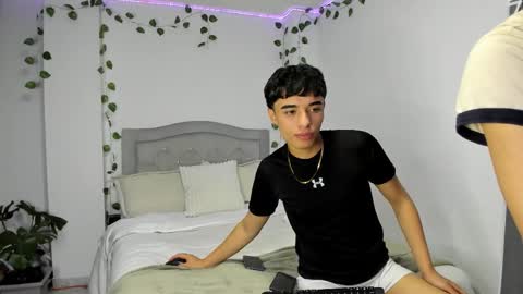 thiago_n_sam online show from January 15, 6:44 am