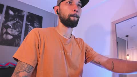 Thiago online show from December 6, 4:30 am