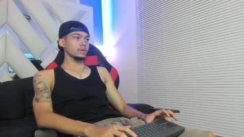 Thiago online show from May 19, 7:32 pm