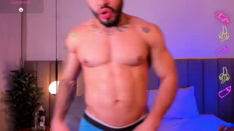 thiago online show from December 16, 11:44 pm