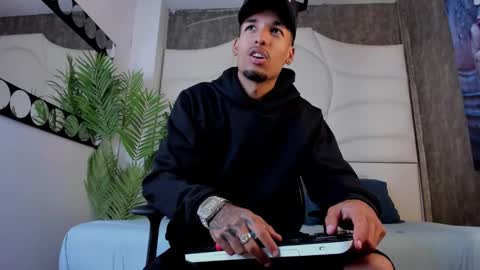 ThiagoFerreti online show from October 27, 7:36 pm