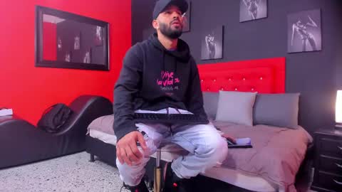 Thia Gomez online show from October 25, 12:27 pm