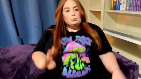 Snapshot of thiccjess420 chatting on September 9, 11:49 pm Jess online show from September 9, 11:49 pm