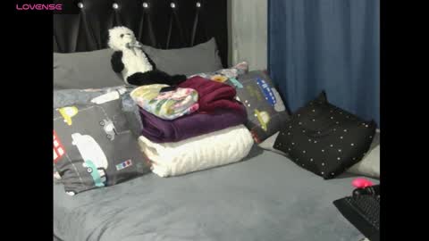 phindy online show from November 7, 8:11 pm