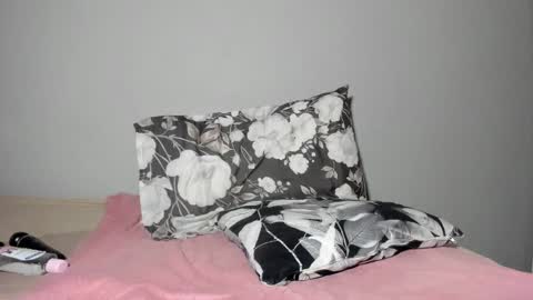 Snapshot of thickleeyanax chatting on February 23, 11:14 pm thickleeyanax online show from February 23, 11:14 pm