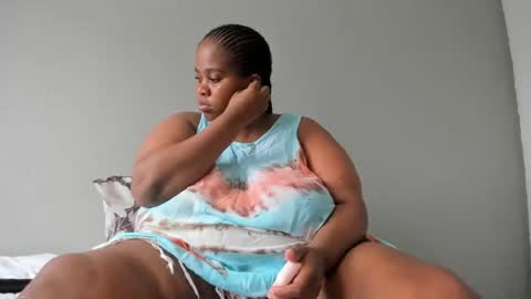 Snapshot of thickleeyanax chatting on February 6, 12:26 pm thickleeyanax online show from February 6, 12:26 pm