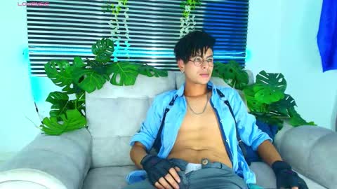 Thiago Saenzz online show from March 16, 2:37 am