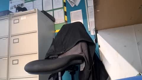 thobbincock online show from April 3, 1:29 pm