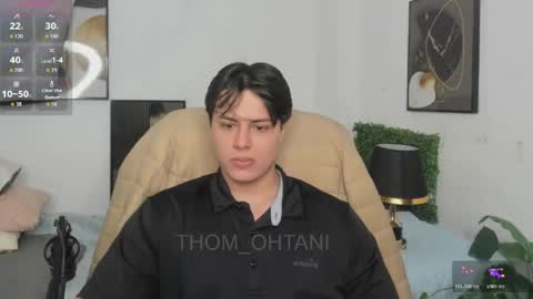 thom_ohtani online show from May 25, 1:44 am